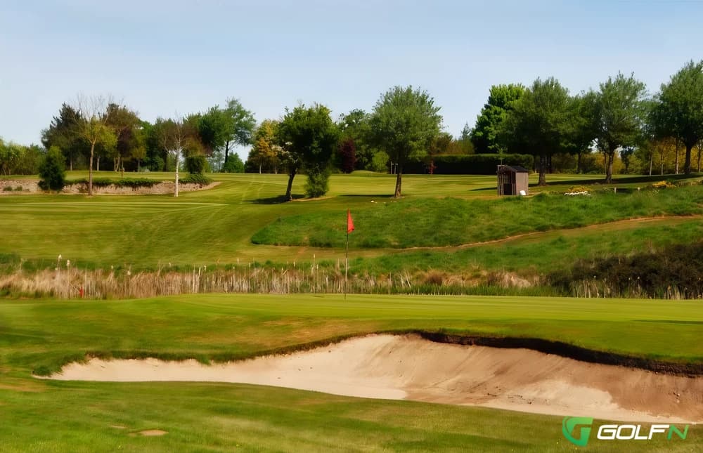 Ashbourne Golf Club in Ashbourne, South Australia β private, 9-hole golf course, designed by Declan Branigan (1994)