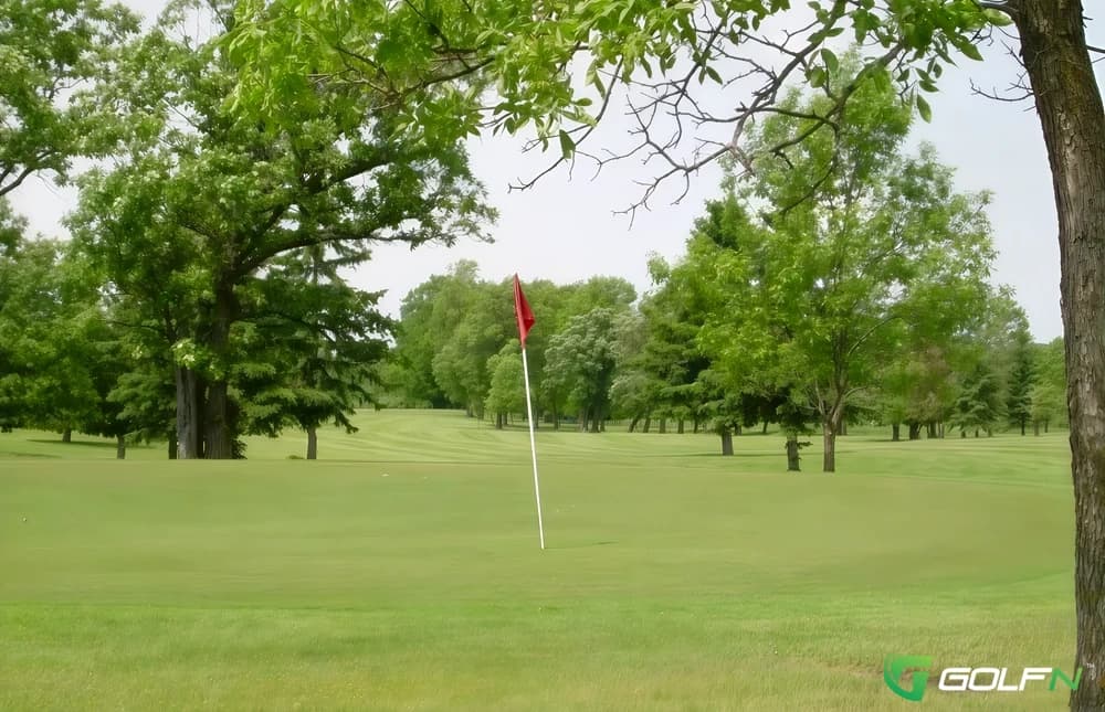 Two River Golf Course in Hallock, Minnesota — semi-private, 9-hole golf course