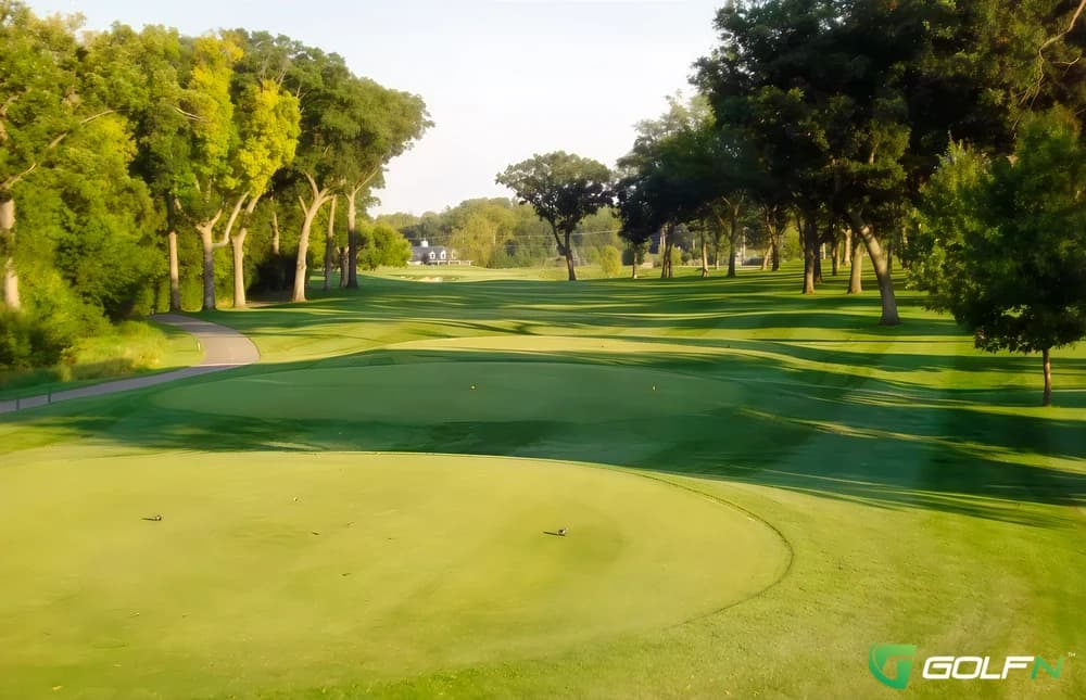 Foxford Hills Golf Club in Cary, Illinois — public, 18-hole golf course, designed by Tim Nugent (2003)