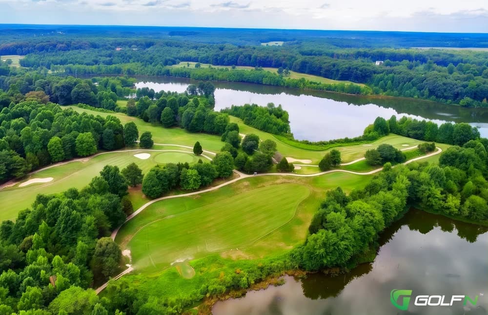 Gauntlet Golf Club in Fredericksburg, Virginia — semi-private, 18-hole golf course, designed by P. B. Dye (1995)