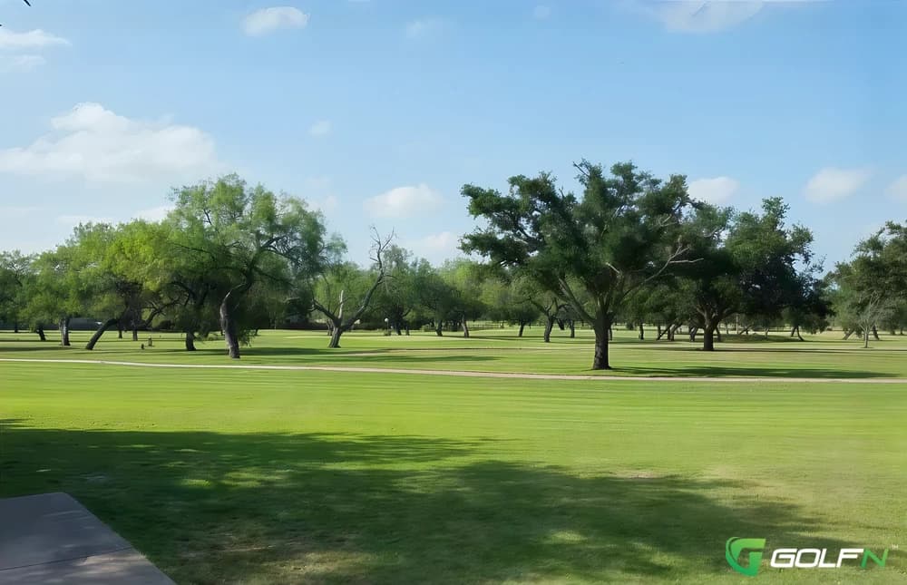 Par 3 - Currie Municipal Golf Course in Midland, Michigan — public, 9-hole golf course