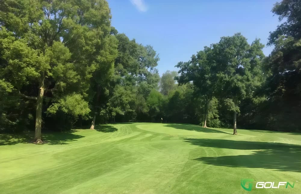 Willow Ridge Golf Course in Fort Wayne, Indiana — public, 18-hole golf course, designed by L. Smith