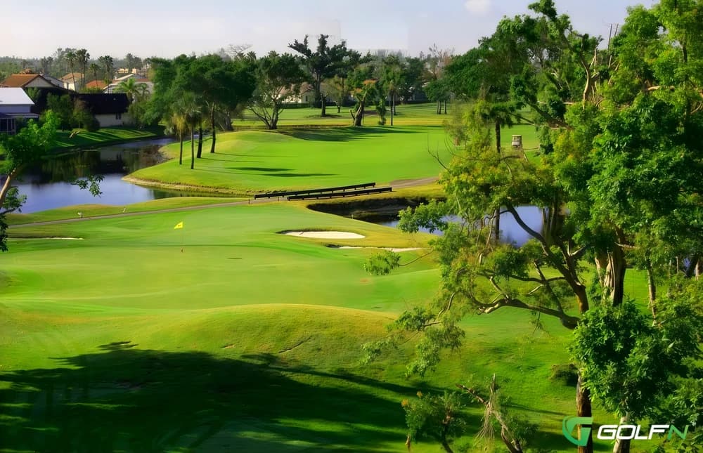Pines - Woodmont Country Club in Tamarac, Florida — semi-private, 9-hole golf course, designed by Robert von Hagge (1974)