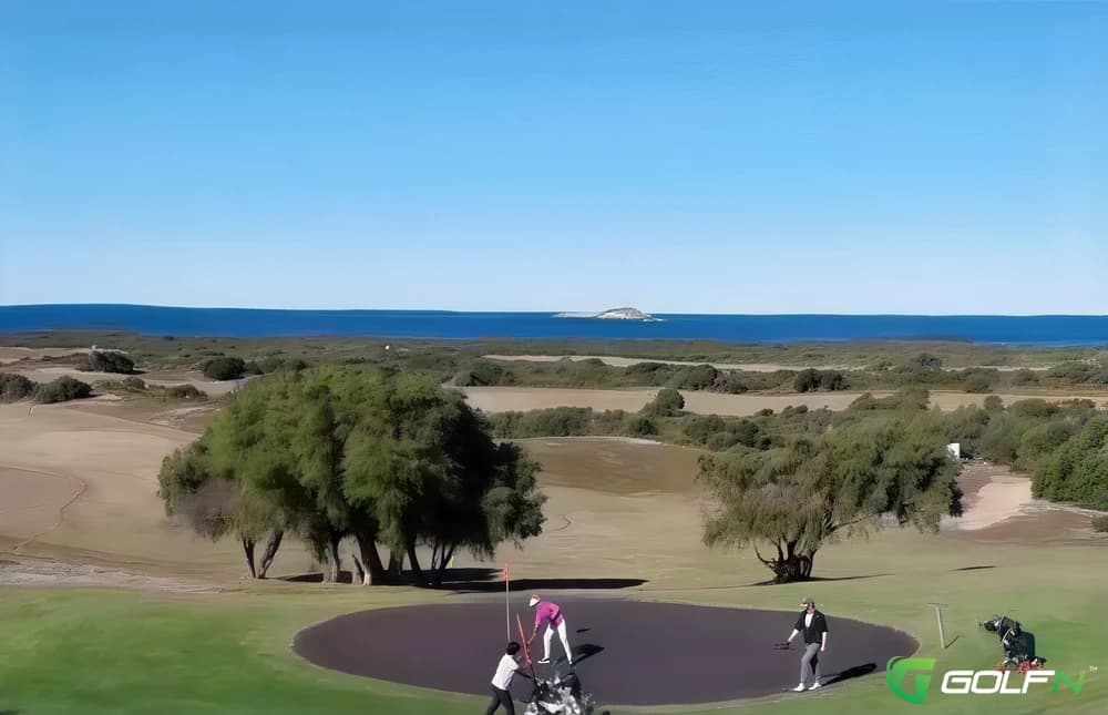 Bremer Bay Golf Club in Bremer Bay, Western Australia β public, 18-hole golf course