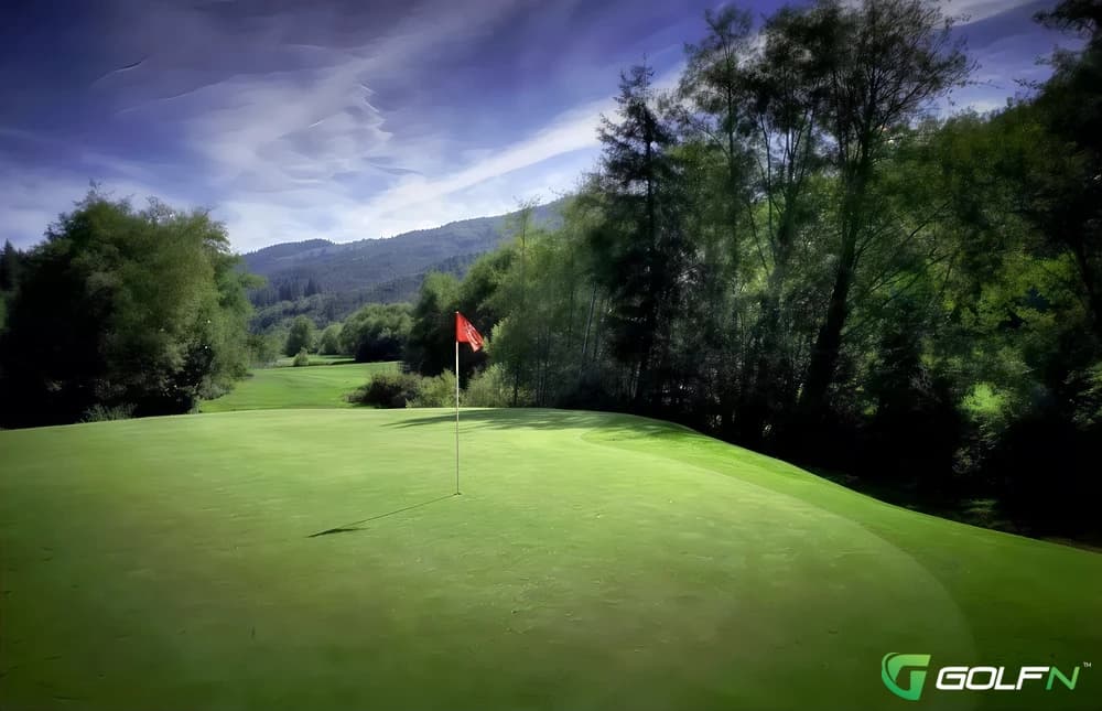 Salmon Run Golf Course in Brookings, Oregon — resort, 18-hole golf course