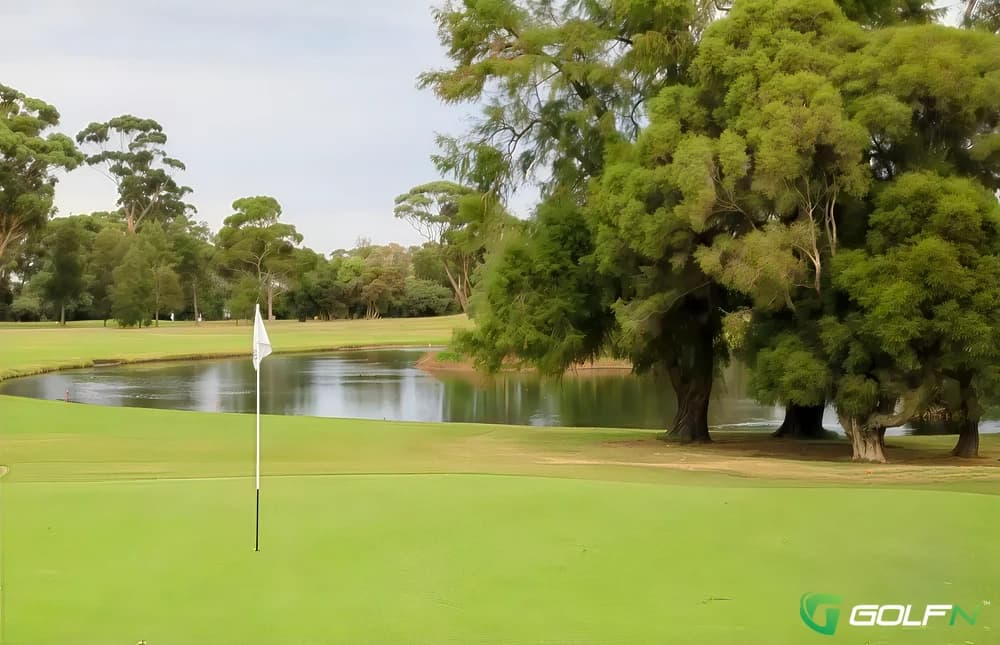 Commonwealth Golf Club in Melbourne, Victoria β private, 18-hole golf course