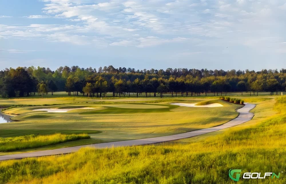 Farmstead Golf Links in Calabash, North Carolina — semi-private, 18-hole golf course, designed by Willard Byrd
(2001)