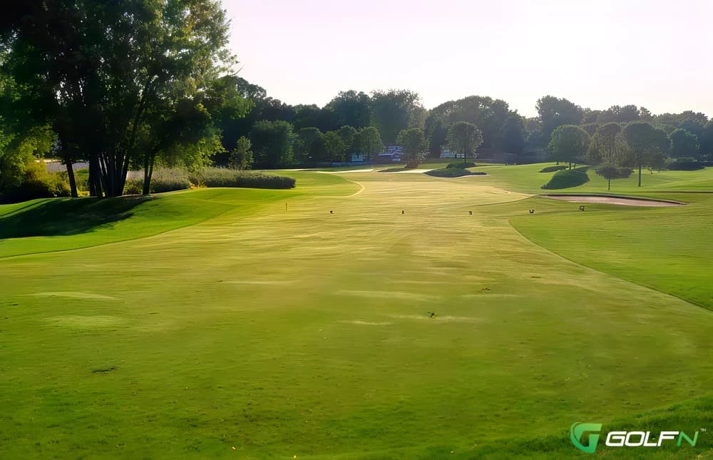 Thompson Oaks Golf Course in West Saint Paul, Minnesota — public, 9-hole golf course, designed by David Kirscht
