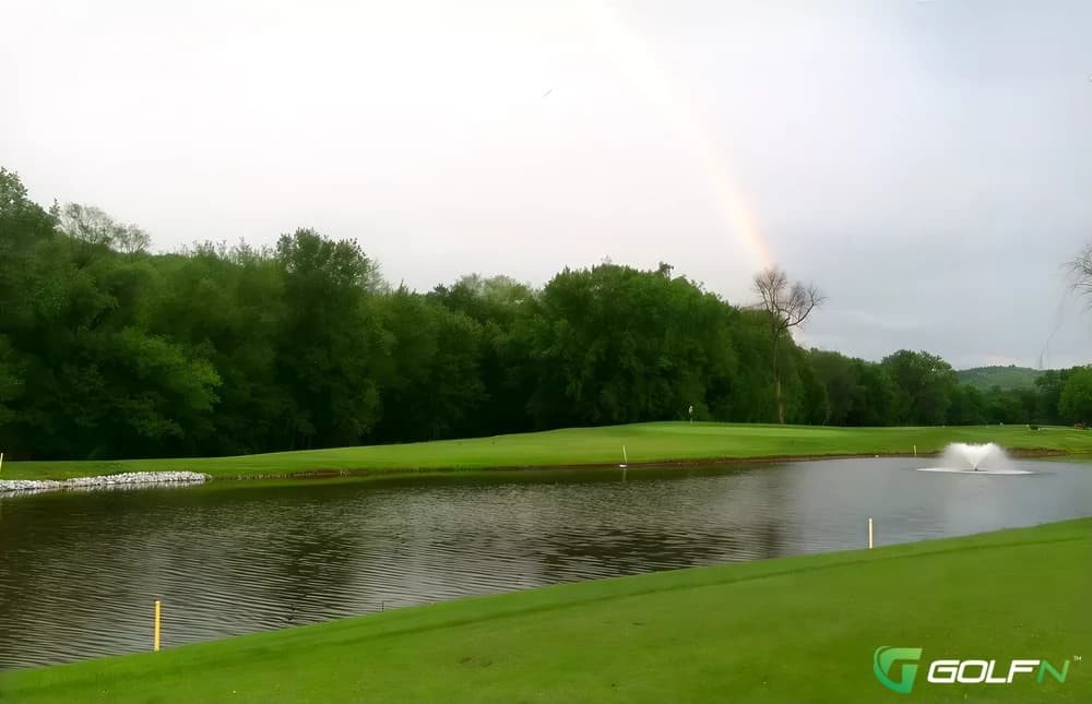 Twin Oaks Golf & Plantation Club in Covington, Kentucky — public, 18-hole golf course
