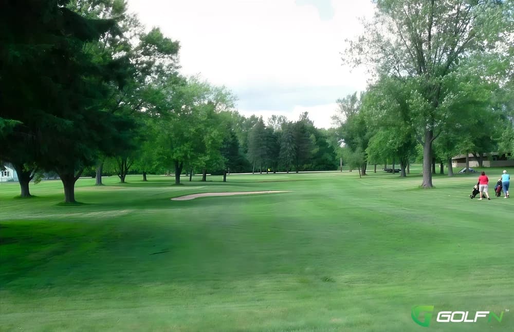 Woodland Golf in Oak Creek, Wisconsin — public, 9-hole golf course