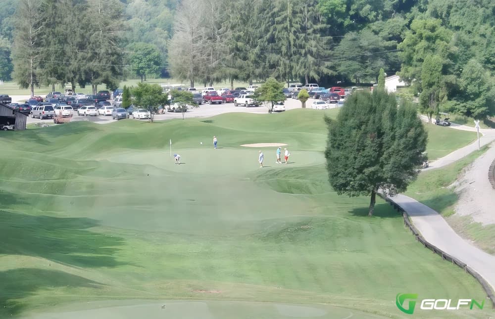 Scarlet Oaks Country Club in Nitro, West Virginia — semi-private, 18-hole golf course, designed by Bill, Tim & Randy McDavid (1982)