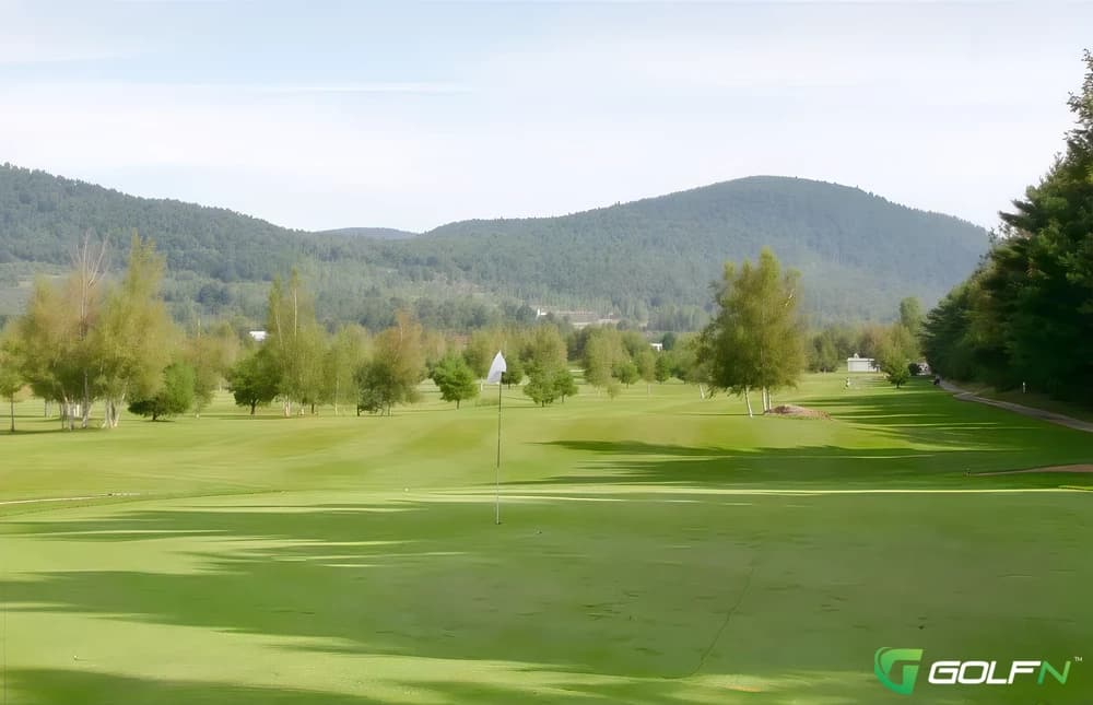 Club De Golf Au Mille Vert in Saint-Paul-d'Abbotsford, Quebec — public, 18-hole golf course