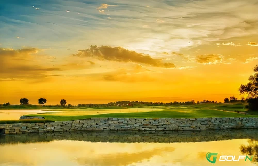 Mistwood Golf Course in Romeoville, Illinois — semi-private, 18-hole golf course, designed by Ray Hearn (1998)