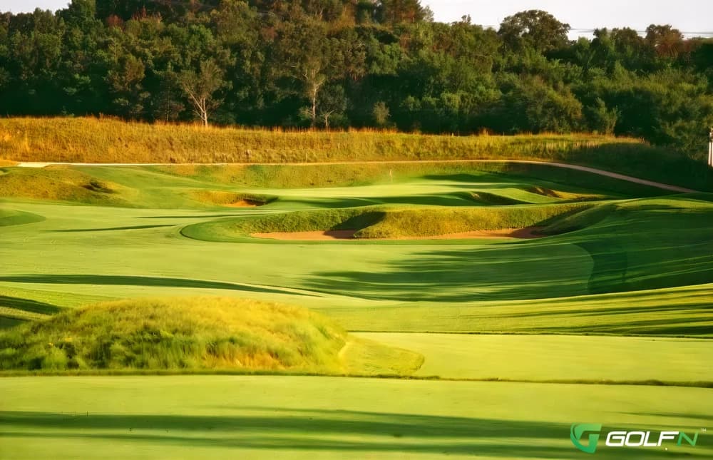 Stoneridge Golf Club in Stillwater, Minnesota — semi-private, 18-hole golf course, designed by Bobby Weed (2000)