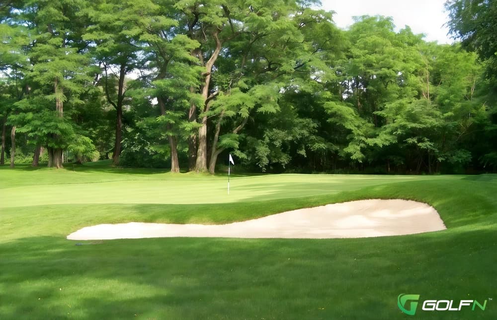 Mosholu Golf Course in Bronx, New York — public, 9-hole golf course, designed by John Van Kleek (1914)