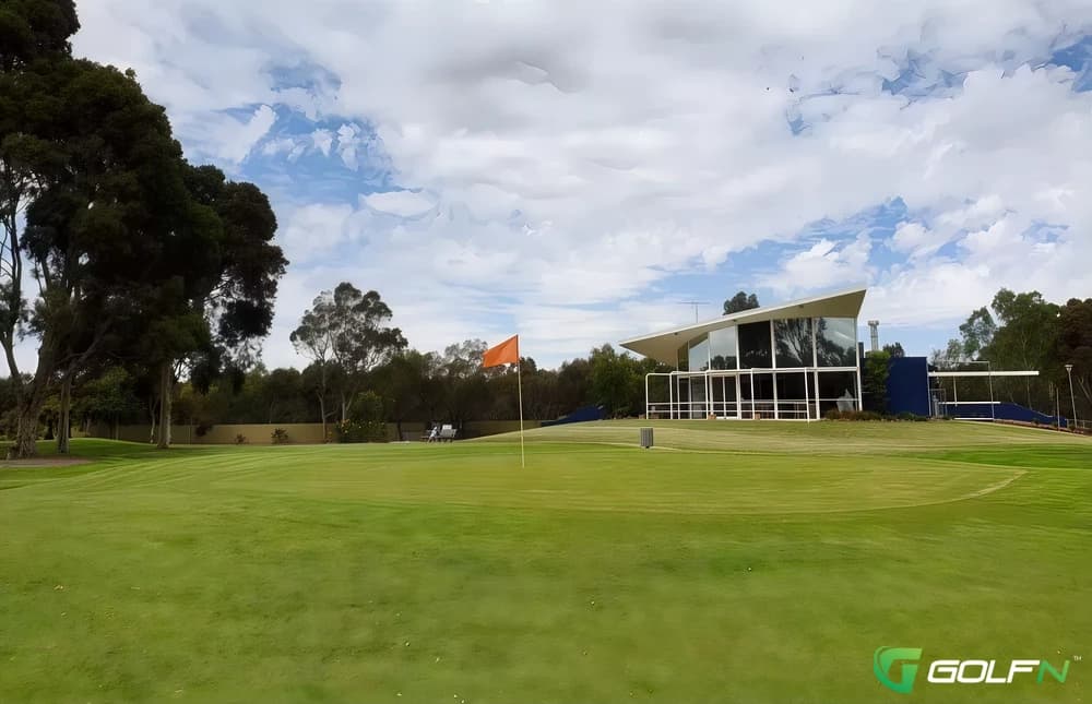 Balyang Par Three Golf Course in Newtown, Victoria β public, 18-hole golf course