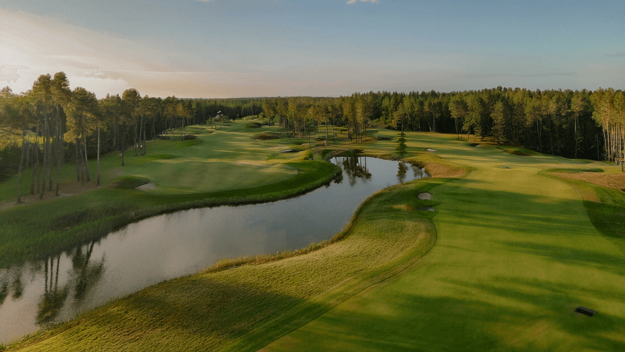 Mulligans Island in Cranston, Rhode Island — public, 9-hole golf course
