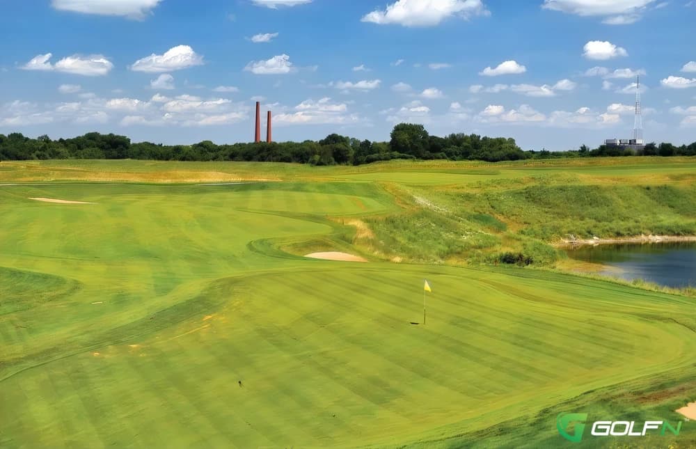 Highlands Of Elgin in Elgin, Illinois — public, 18-hole golf course, designed by Keith Foster (2003)