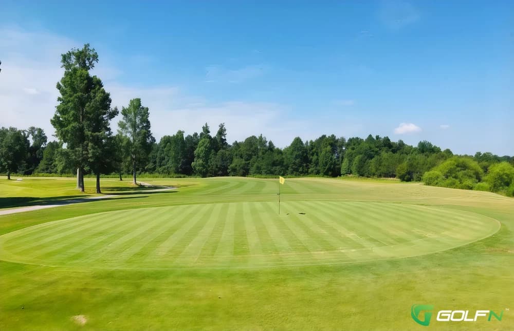Eagle Creek Golf Club in Moyock, North Carolina — semi-private, 18-hole golf course, designed by James A. Overton, Jr. (1999)