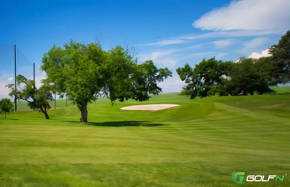 Veterans Memorial Golf Club in Clear Lake, Iowa — public, 9-hole golf course