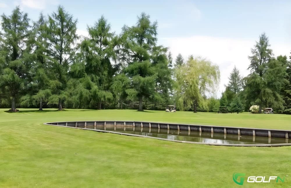 Le Laurentides Club De Golf in Saint-Gereard-des-Laurentides, Quebec — public, 18-hole golf course