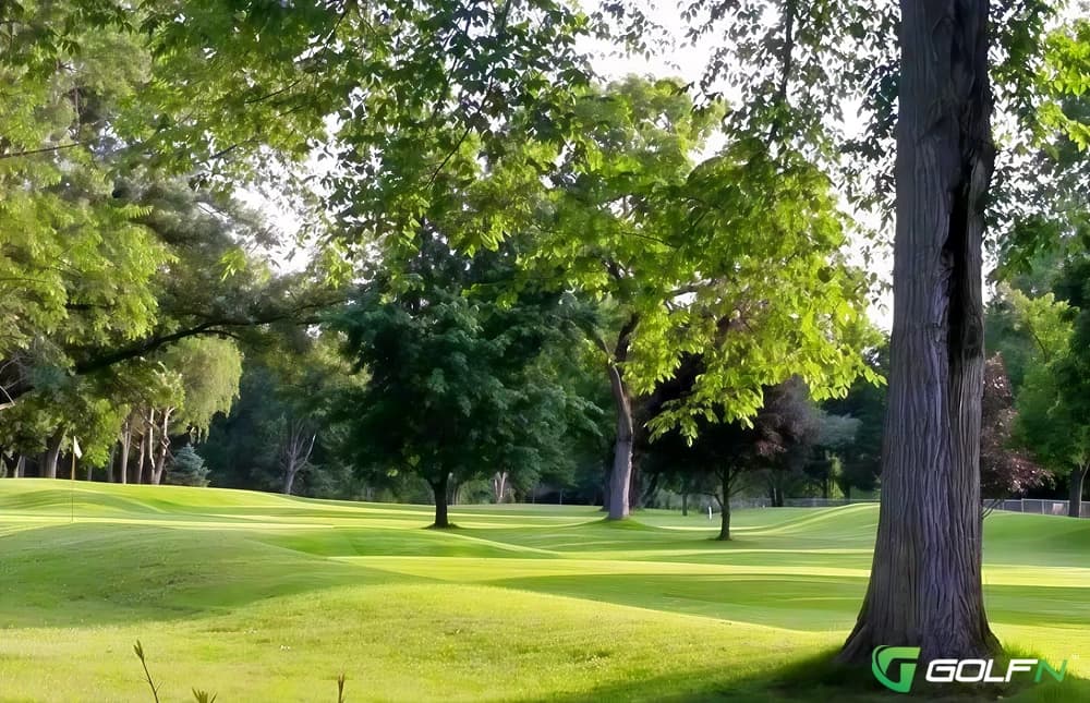 Bowlers Country Club in South Bend, Indiana — private, 9-hole golf course