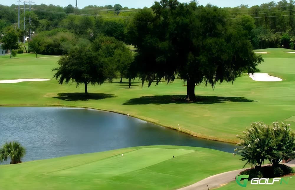 Ventura Country Club in Orlando, Florida — semi-private, 18-hole golf course, designed by Mark Mahannah (1981)