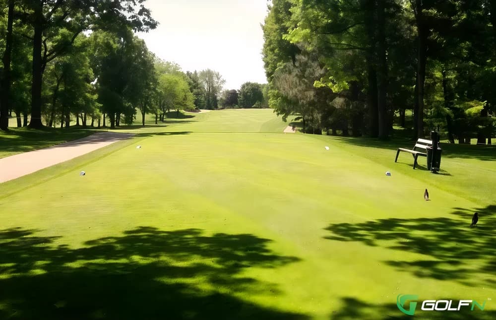 Warwick Hills Golf Country Club in Grand Blanc, Michigan — private, 18-hole golf course, designed by James Harrison (1957)