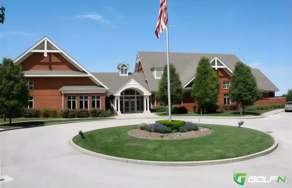 Par 3 - Lake Saint Louis in Lake Saint Louis, Missouri — private, 9-hole golf course