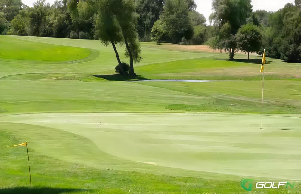 Chapel Hill Golf Club in McHenry, Illinois — public, 18-hole golf course