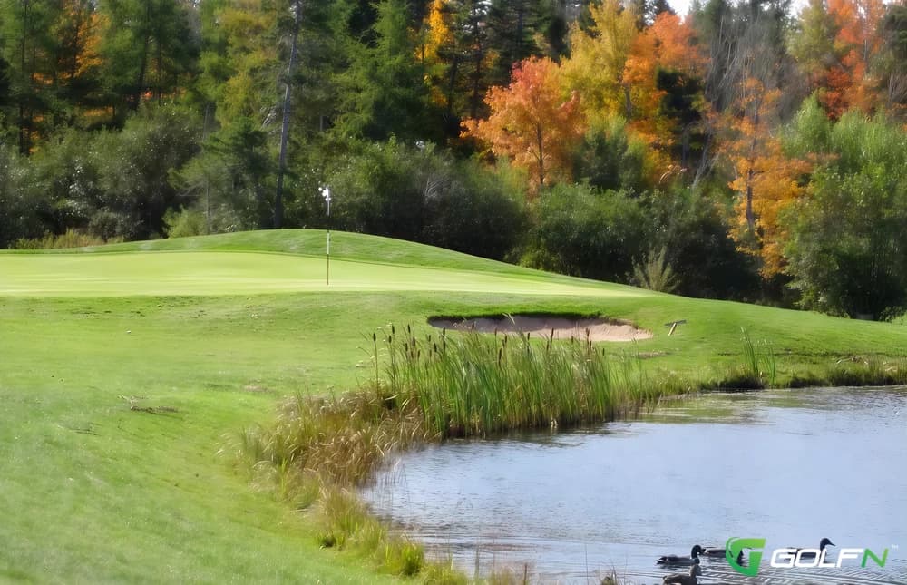 Links At Penn Hills in Shubenacadie, Nova Scotia — semi-private, 18-hole golf course, designed by Les Furber Design (2003)