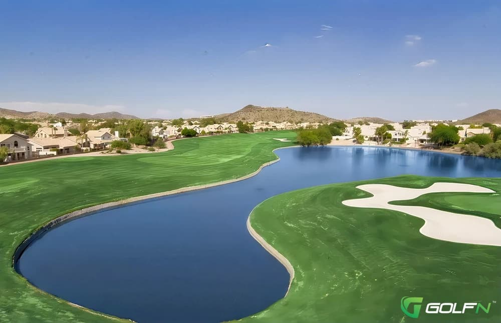 Foothills Golf Club in Phoenix, Arizona — public, 18-hole golf course, designed by Tom Weiskopf (1988)