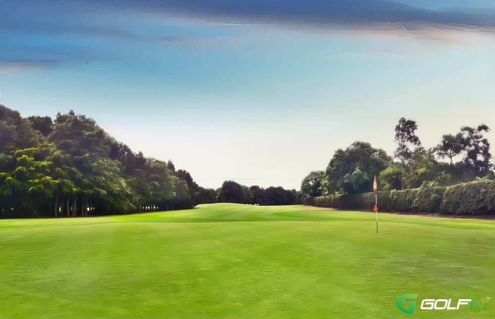 Silloge Park Golf Club in Swords, Dublin โ public, 18-hole golf course