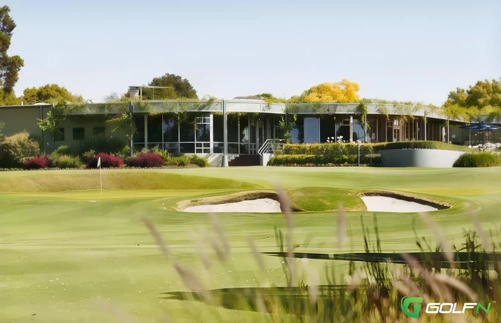 Green Acres Golf Club in Kew East, Victoria β private, 18-hole golf course