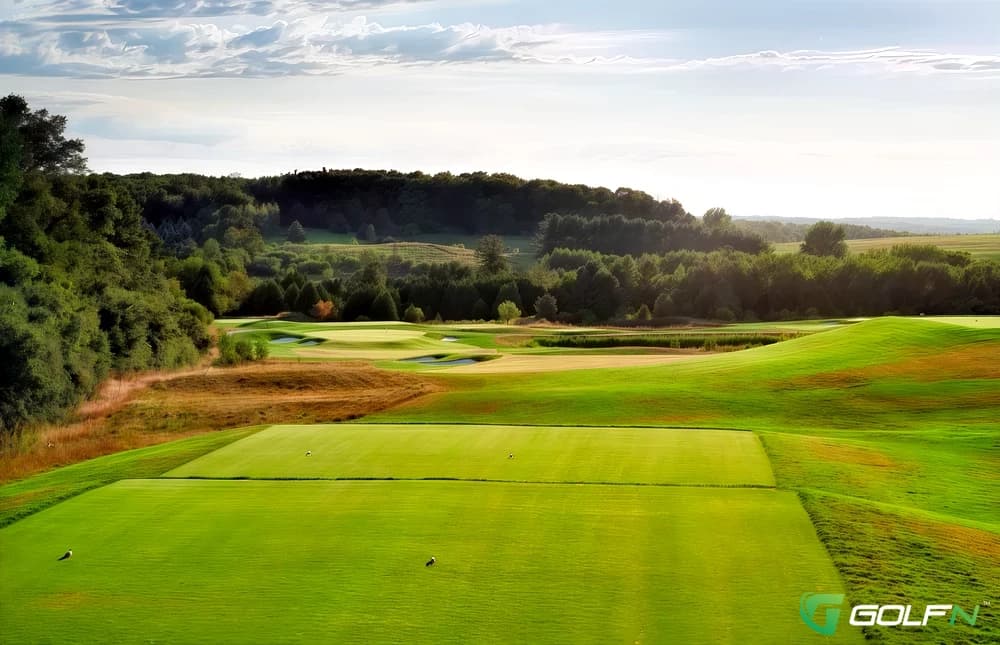 Lebovic Golf Club in Aurora, Ontario — private, 18-hole golf course, designed by Doug Carrick (2015)