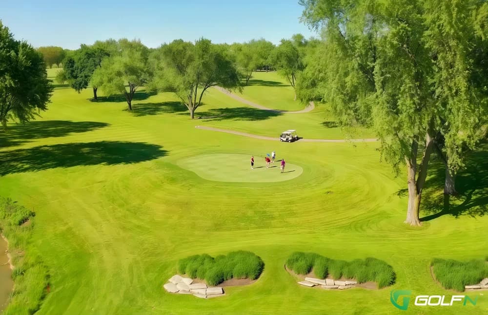 Bloomingdale Golf Course in Bloomingdale, Illinois — public, 18-hole golf course, designed by Tom Bendelow (1924)