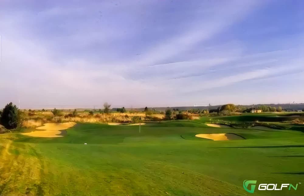 Moses Pointe Golf Resort in Moses Lake, Washington — public, 18-hole golf course