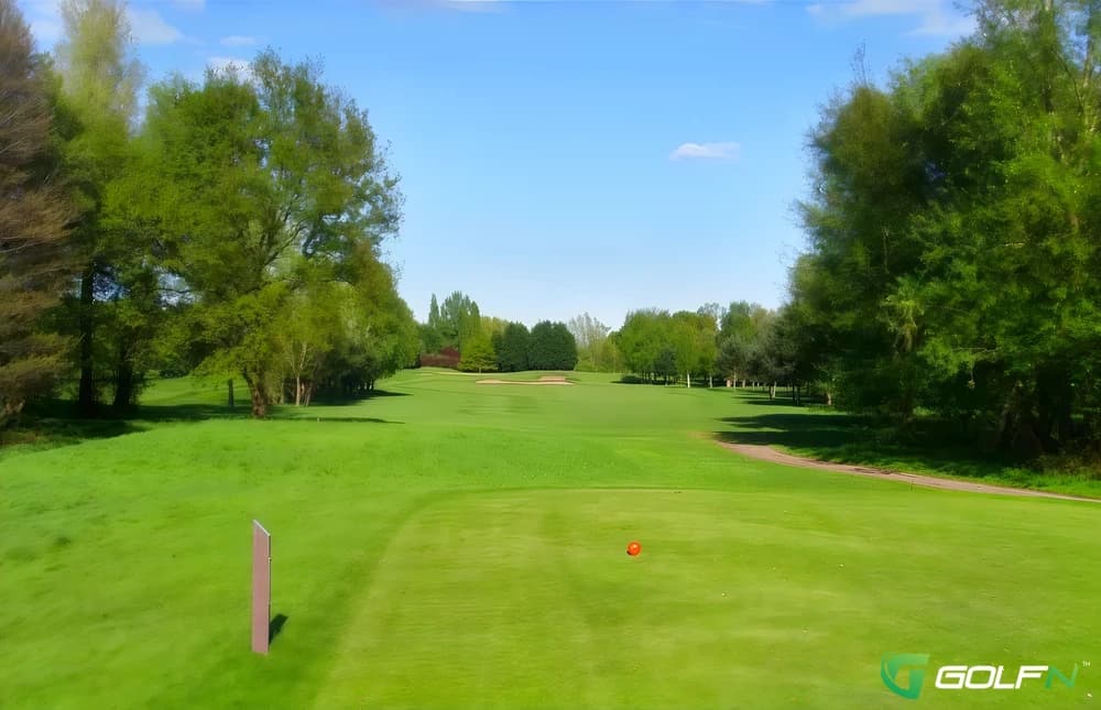 Southwood Golf Club in Farnborough, England — public, 18-hole golf course, designed by Hawtree Ltd (1990)