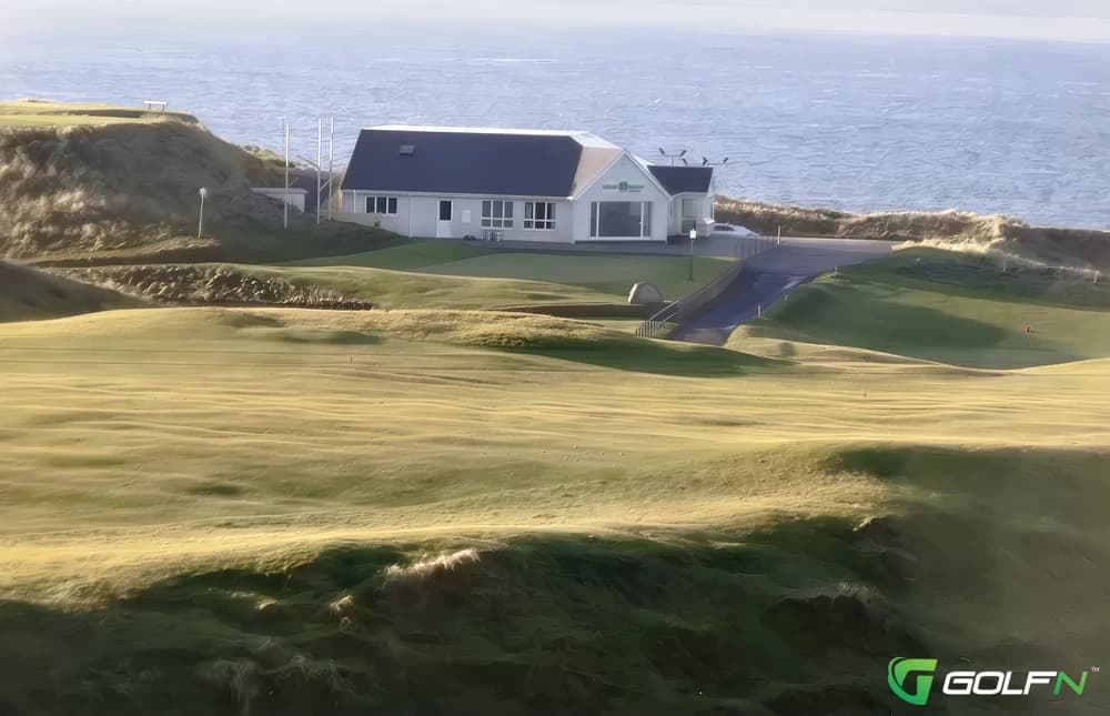 Cruit Island Golf Club in Kincasslagh, Donegal โ public, 27-hole golf course
