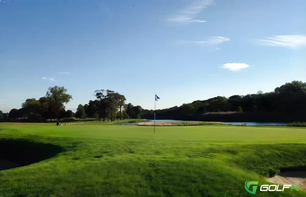 Bellport Country Club in Bellport, New York — public, 18-hole golf course, designed by Seth Raynor (1899)