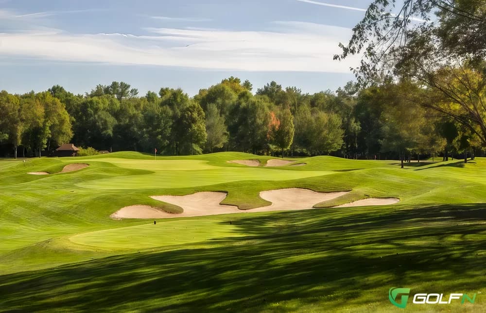 Macon County Golf Course in Lafayette, Tennessee — semi-private, 9-hole golf course, designed by Gary Kern (1993)