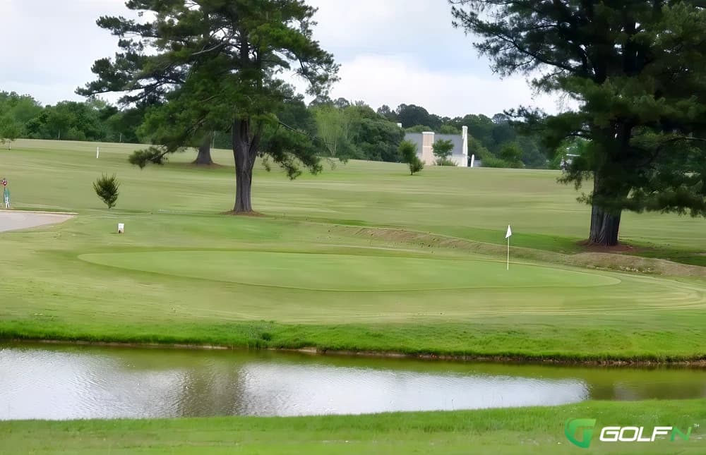 Roanoke Country Club in Roanoke, Alabama — semi-private, 9-hole golf course
