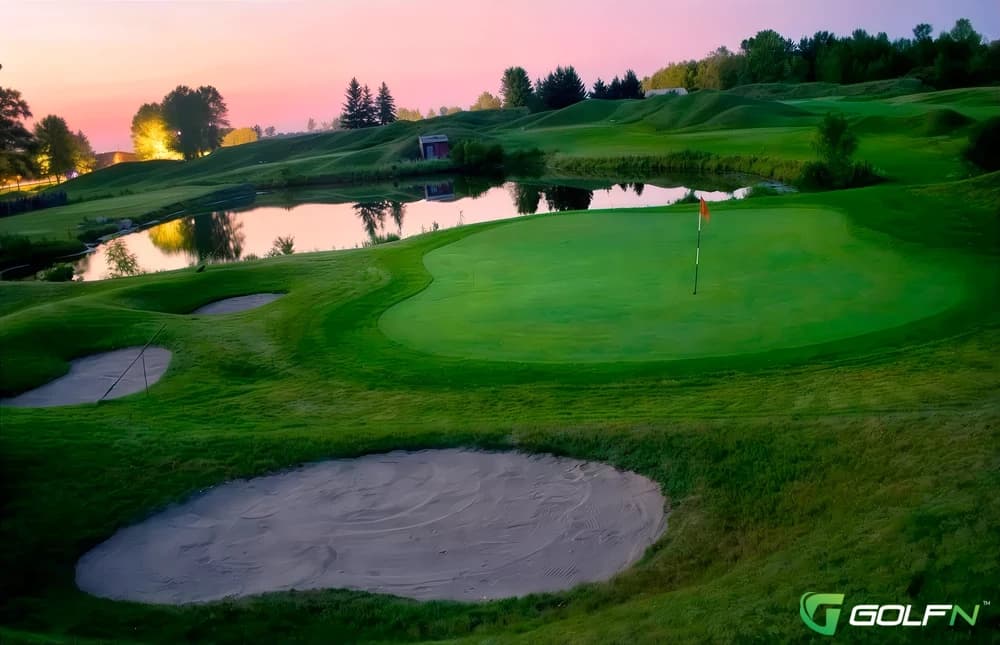 Missing Links Golf Course in Mequon, Wisconsin — public, 9-hole golf course, designed by Jack Nicklaus