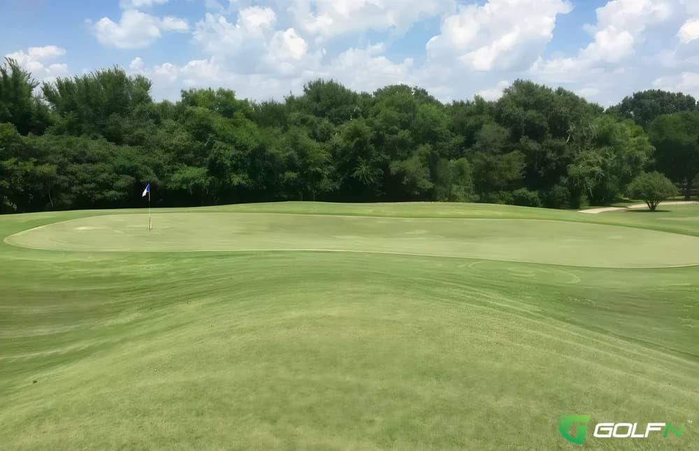 Cross Timbers Golf Course in Azle, Texas — public, 18-hole golf course, designed by Jeff Brauer (1995)