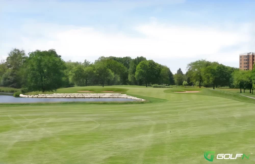 Bridges Of Poplar Creek Country Club in Hoffman Estates, Illinois — public, 18-hole golf course, designed by Ken Killian (1972)