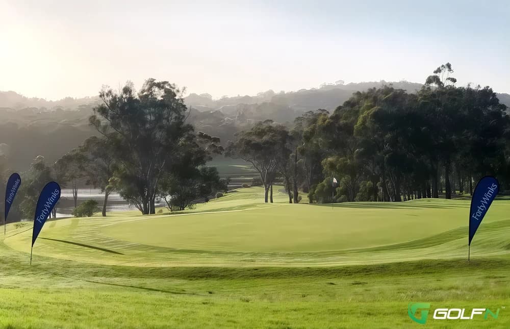 Charlestown Golf Club in Hillsborough, New South Wales β public, 18-hole golf course