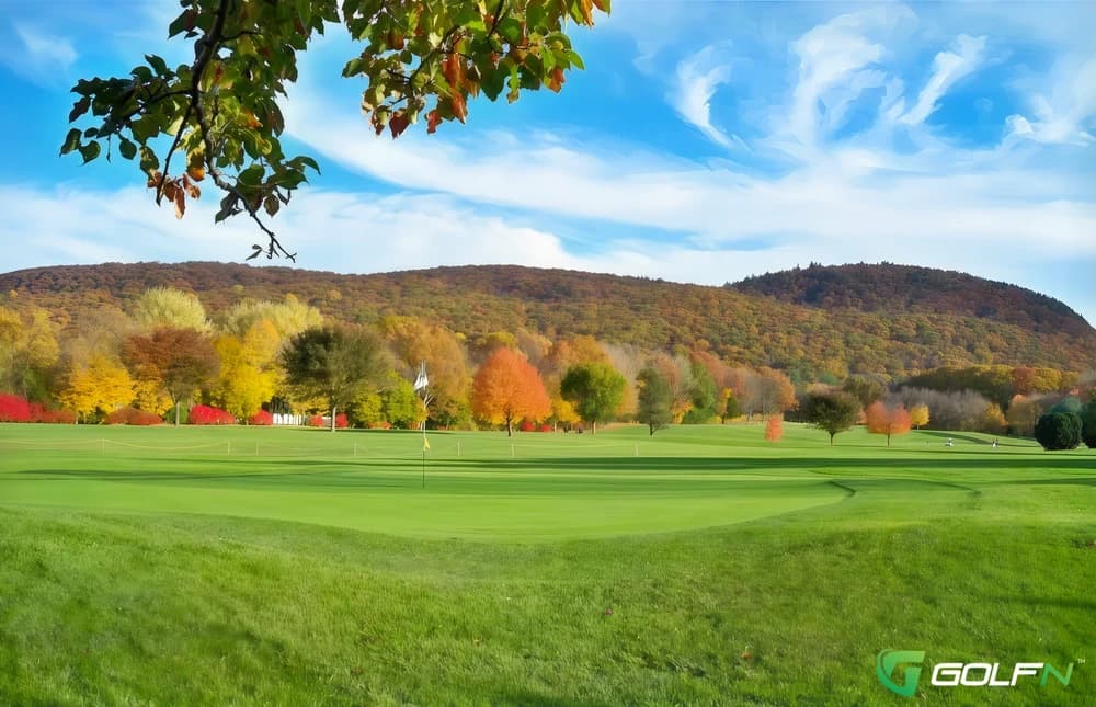 Sleeping Giant Golf Course in Hamden, Connecticut — public, 9-hole golf course, designed by Ralph Barton