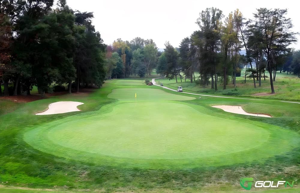Sleepy Hollow Golf Club in Hurricane, West Virginia — private, 18-hole golf course, designed by James Harrison (1955)