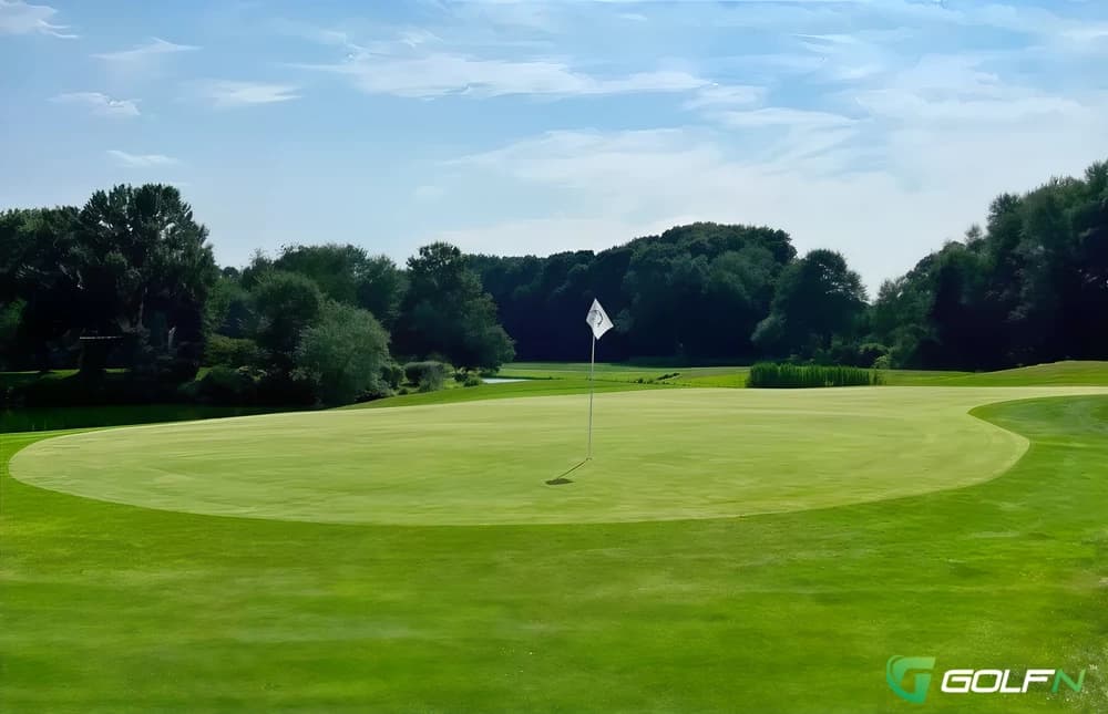 Haven Pastures Golf And Leisure Club in Henley in Arden, England — 18-hole golf course, designed by Desmond Muirhead