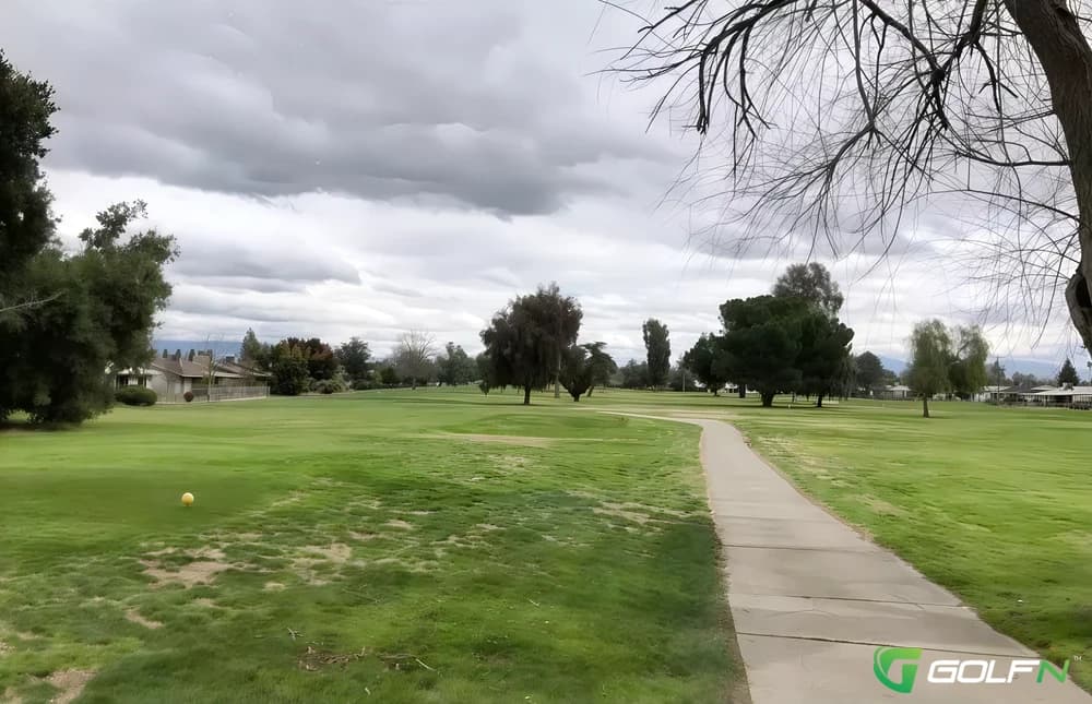 Sundale Country Club in Bakersfield, California — semi-private, 18-hole golf course, designed by Jack Snyder (1962)